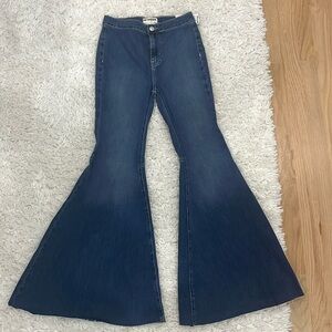 WE THE FREE Just float on high rise flare jeans - 26